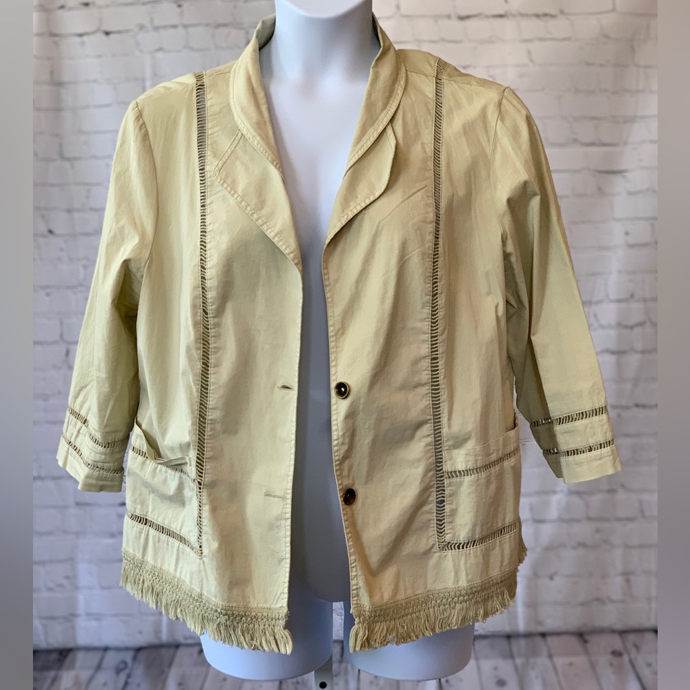 CHICO’S (Size 3) Tan Jacket